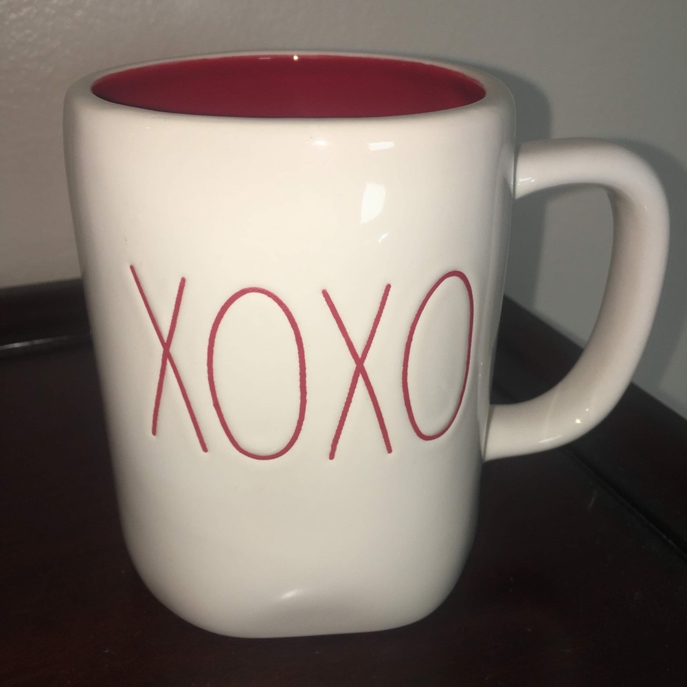 NWT 🥰 Rae Dunn XOXO Red Interior Mug ❤️